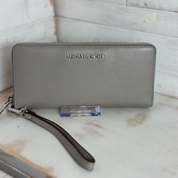 Michael Kors Gray Pebbled Leather Continental Wallet/Wristlet - Picture 1 of 7
